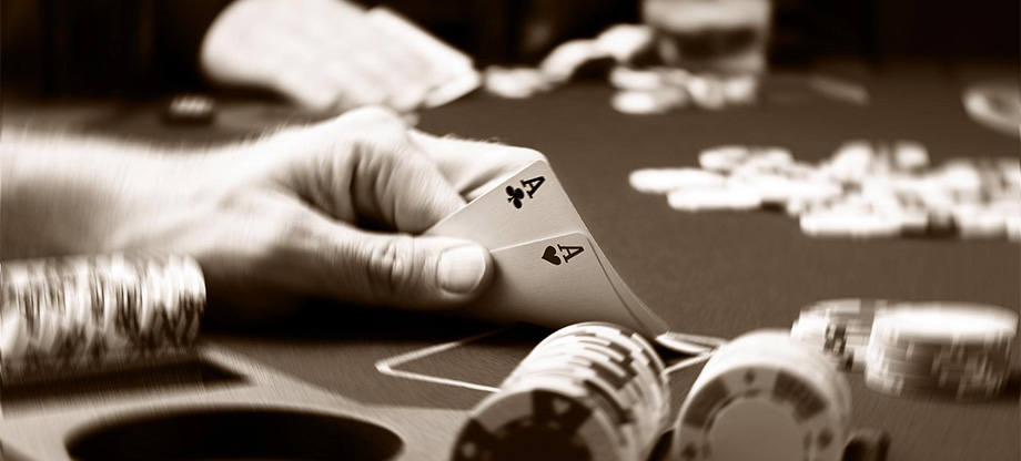 How can a good strategy make me a better poker player?